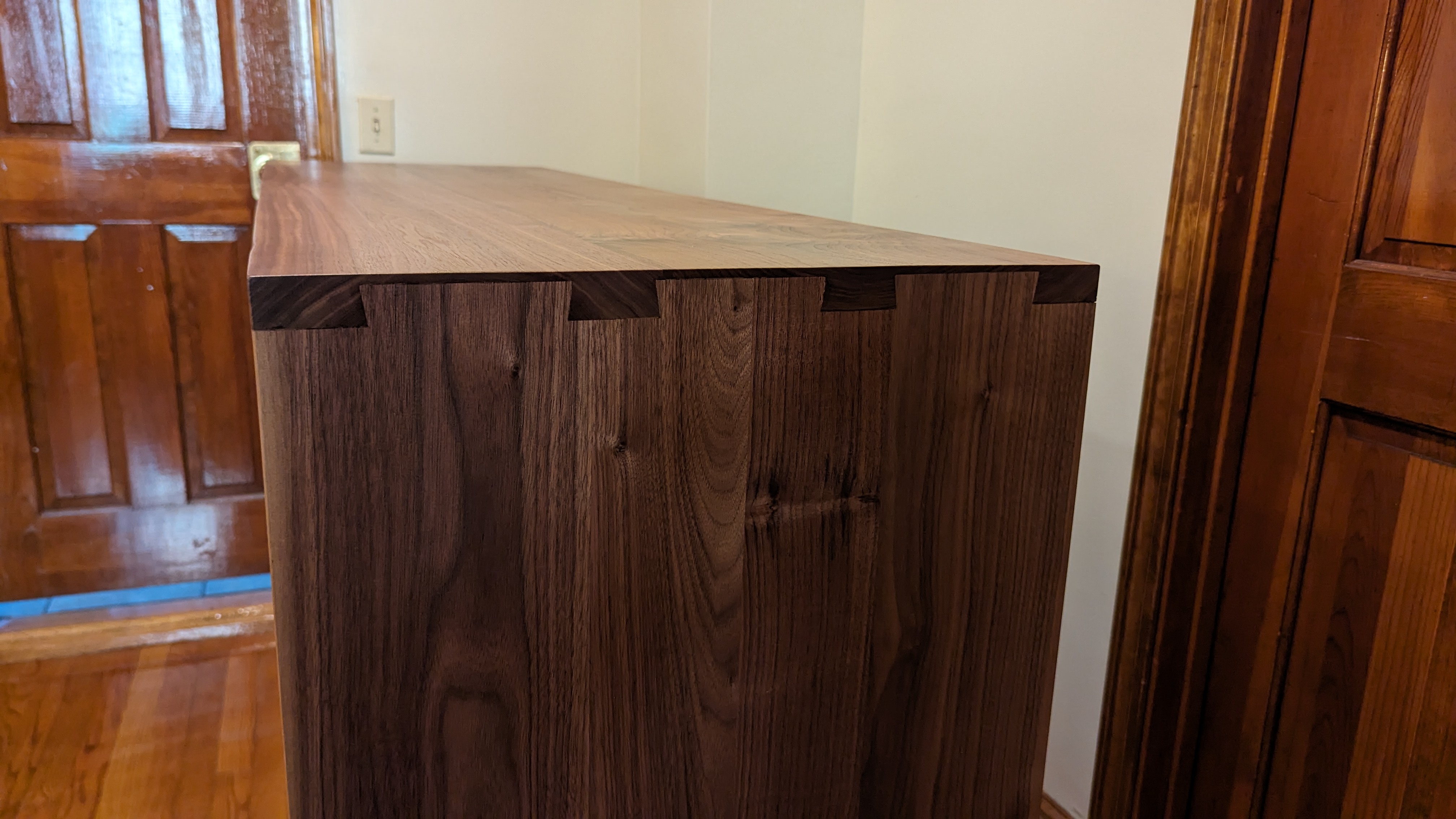 dresser dovetails